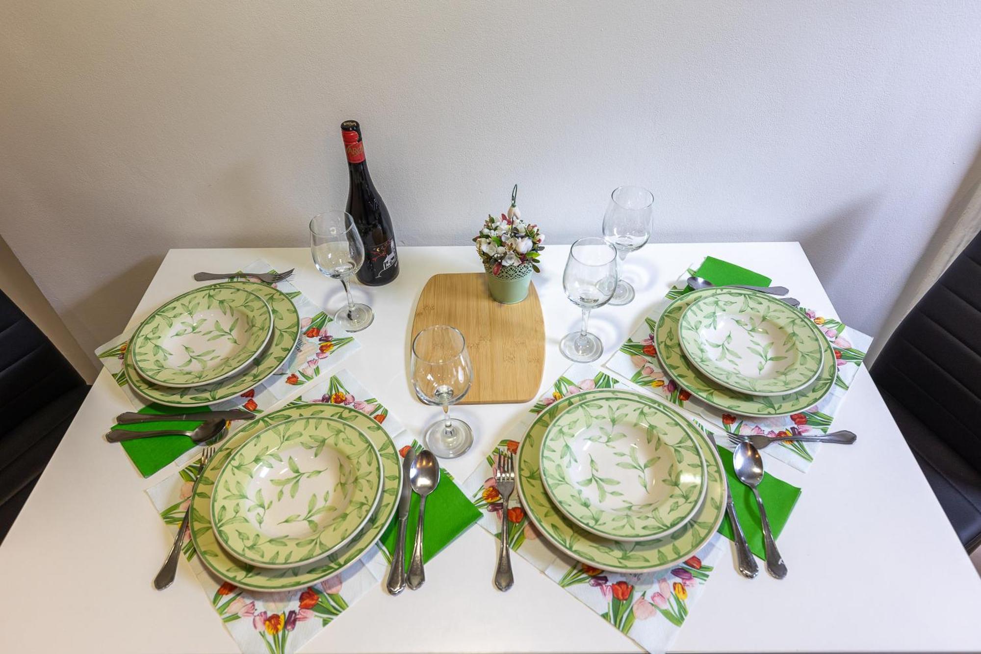 Eighth Wonder Apartment — Photos 2